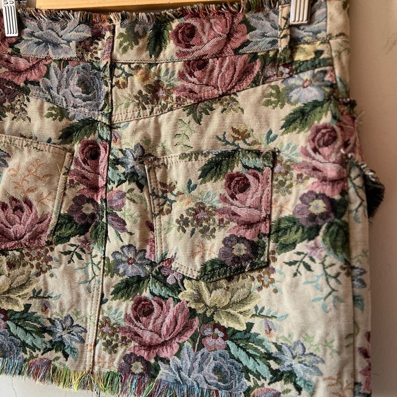 Zara Tapestry Style Floral Skirt M GUC 💐 - Picture 6 of 7